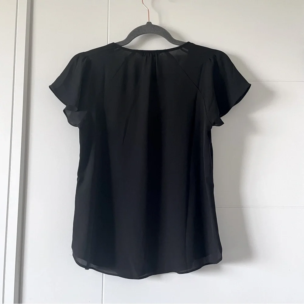 3/$45 H&M Chiffon Vneck Flutter Sleeve Blouse - Picture 5 of 5